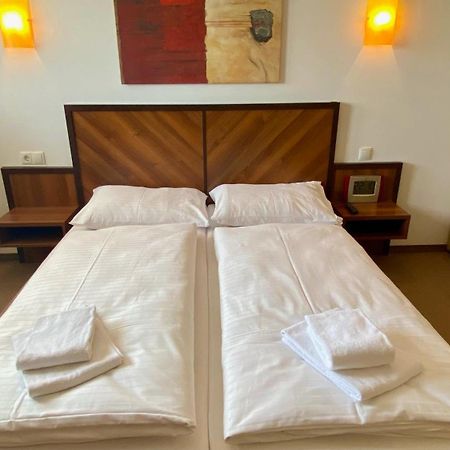 Weinland Hotel Donnerskirchen Екстериор снимка