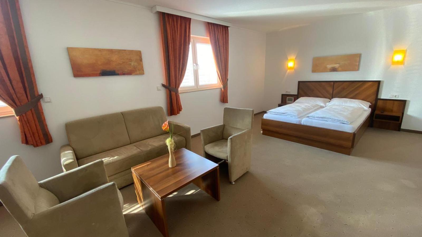Weinland Hotel Donnerskirchen Екстериор снимка