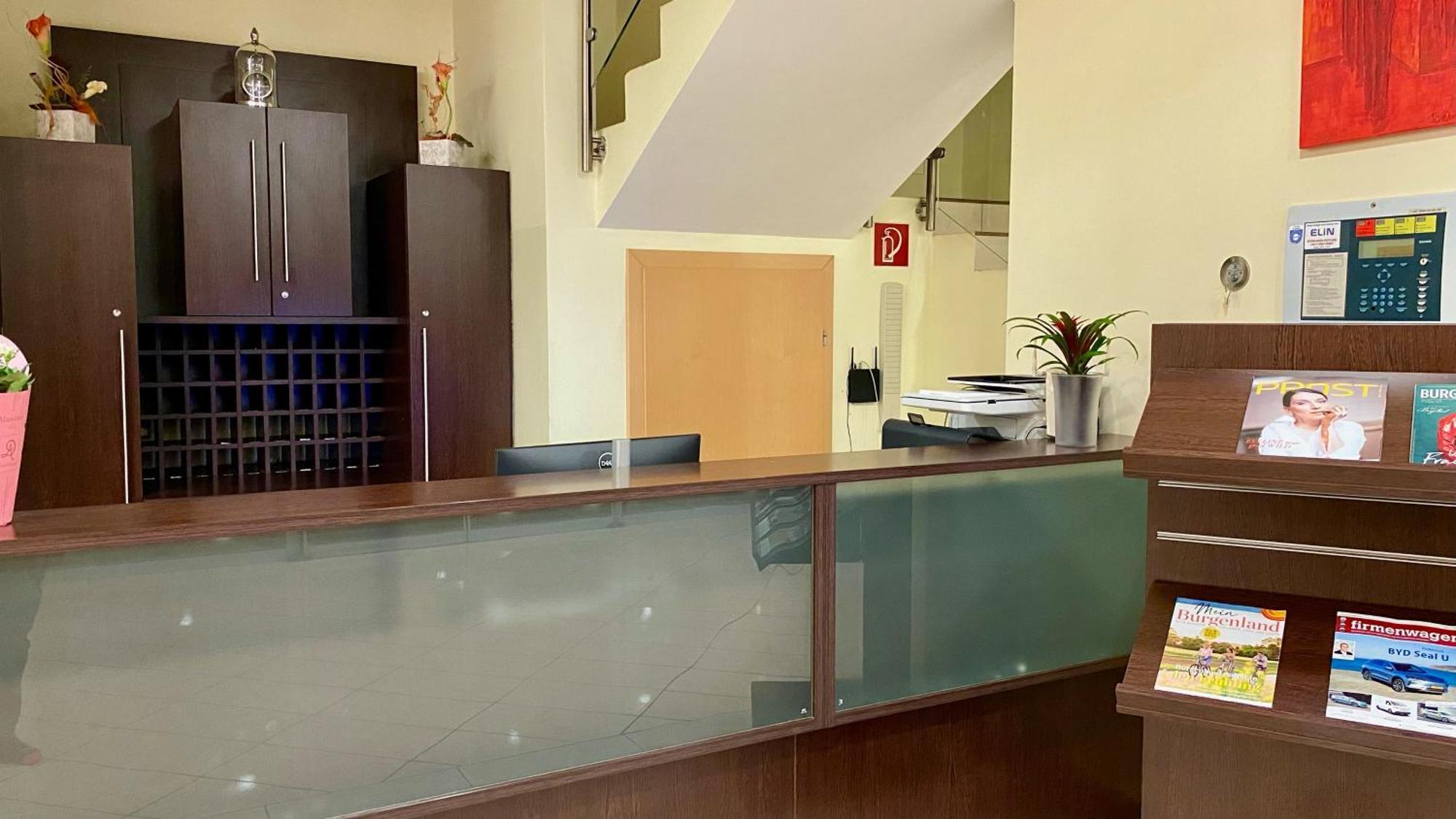 Weinland Hotel Donnerskirchen Екстериор снимка
