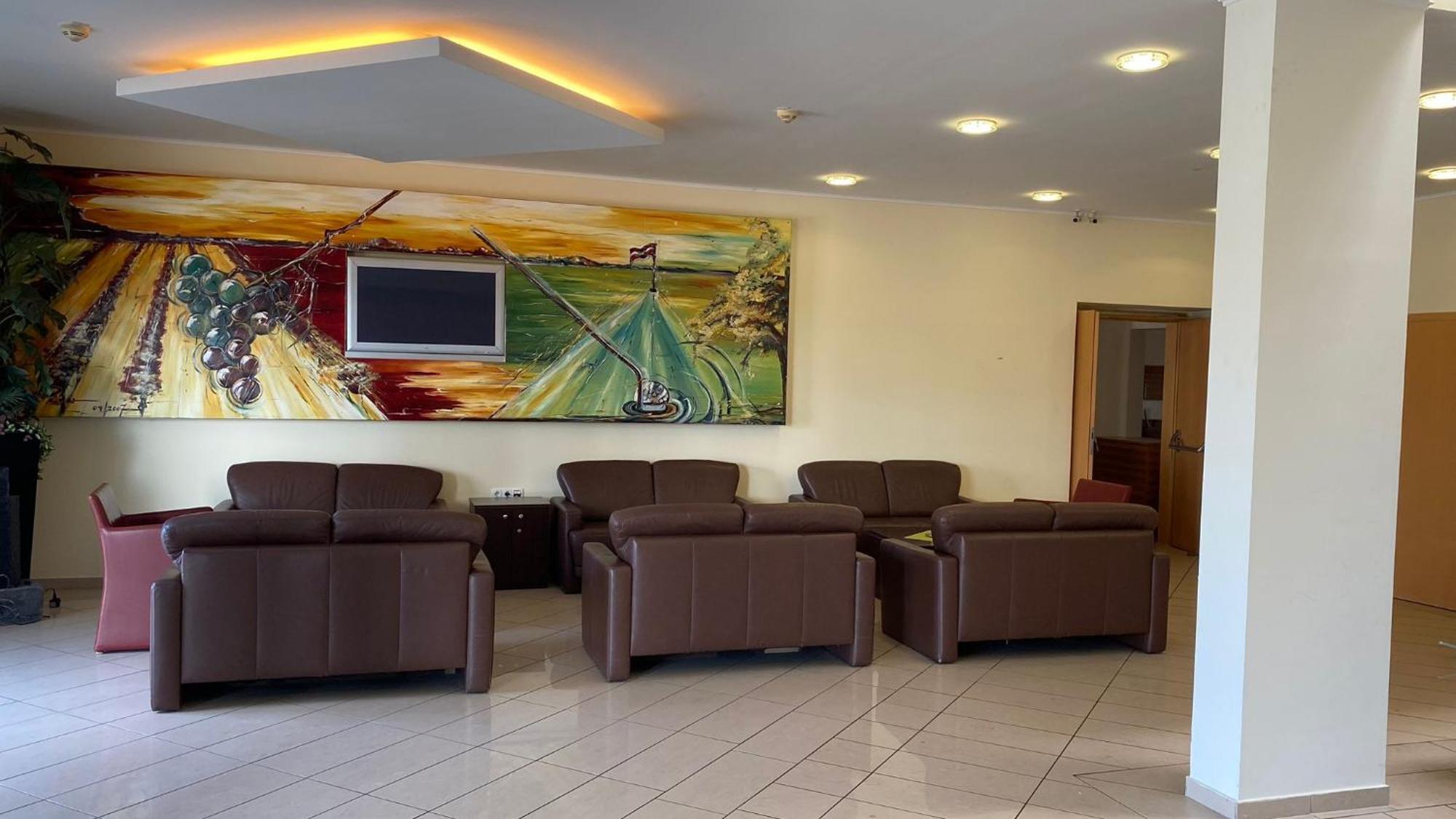 Weinland Hotel Donnerskirchen Екстериор снимка