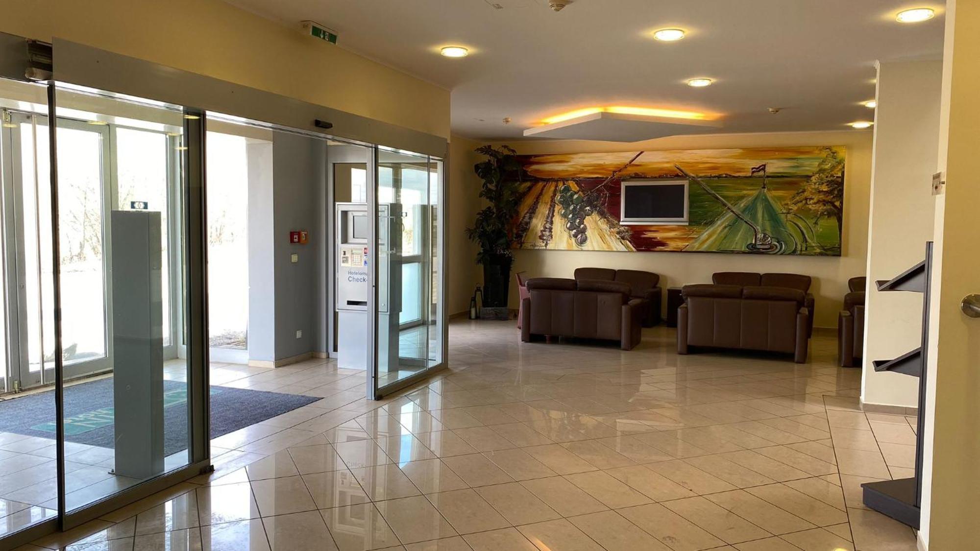 Weinland Hotel Donnerskirchen Екстериор снимка