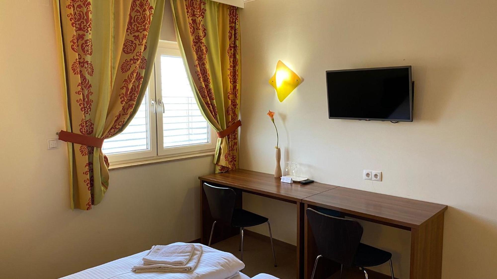 Weinland Hotel Donnerskirchen Екстериор снимка