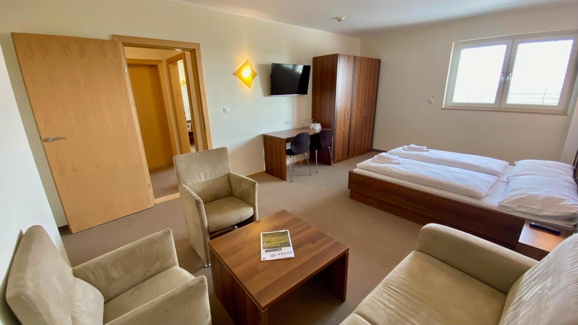 Weinland Hotel Donnerskirchen Екстериор снимка